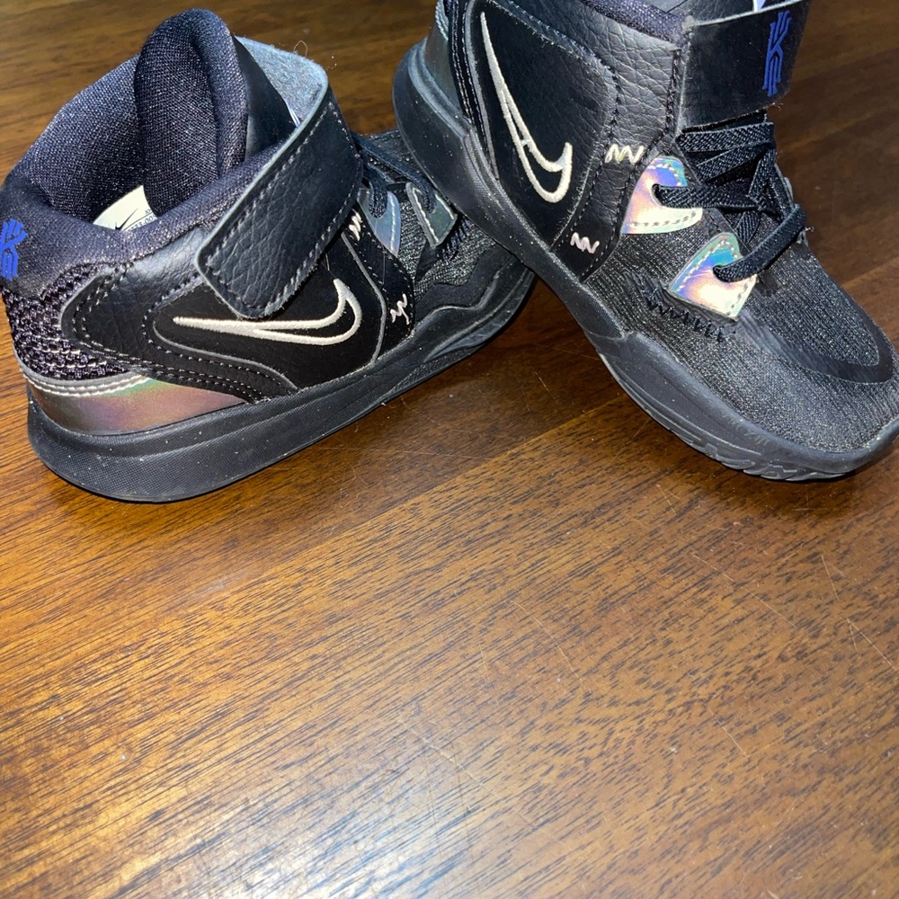 Nike Toddler Kyries Black Sneakers